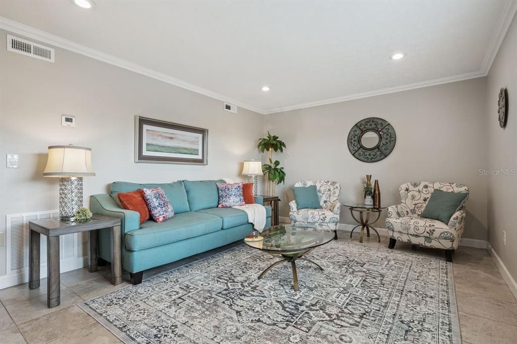 For Sale: $179,758 (1 beds, 1 baths, 730 Square Feet)