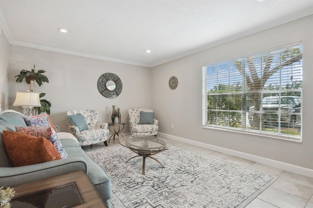 For Sale: $179,758 (1 beds, 1 baths, 730 Square Feet)