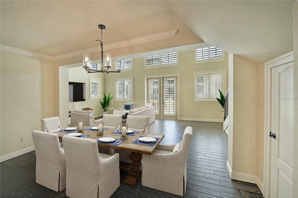 En Venta: $699,000 (4 camas, 2 baños, 2704 Pies cuadrados)