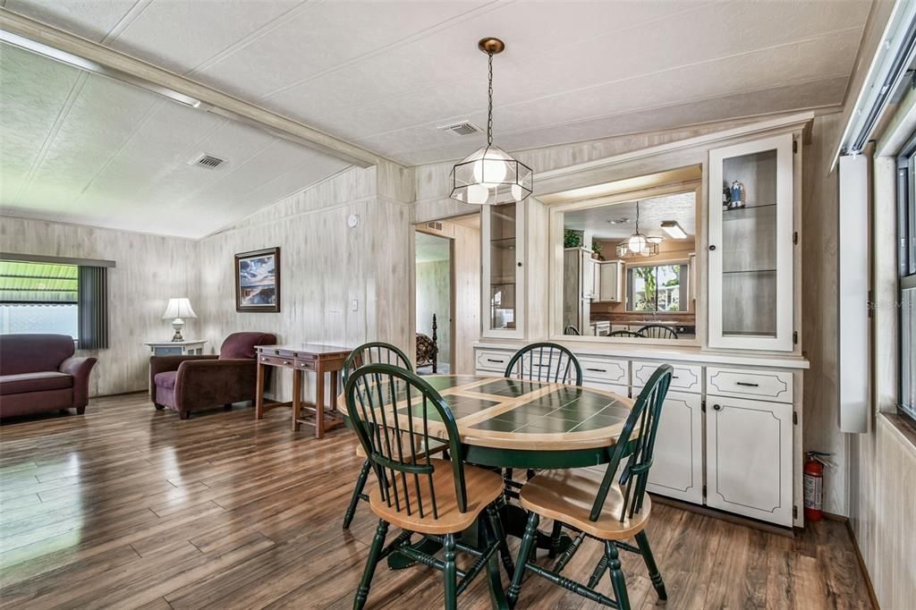 En Venta: $179,000 (2 camas, 2 baños, 864 Pies cuadrados)