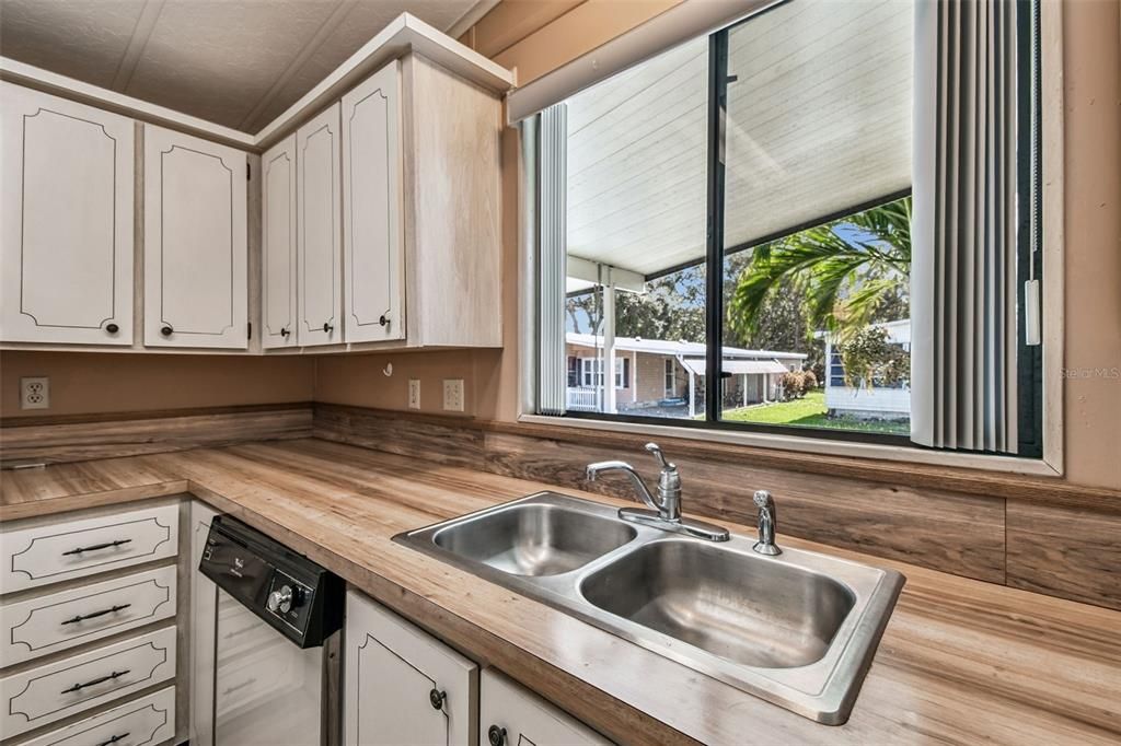 En Venta: $179,000 (2 camas, 2 baños, 864 Pies cuadrados)