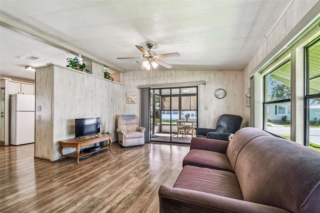 En Venta: $179,000 (2 camas, 2 baños, 864 Pies cuadrados)