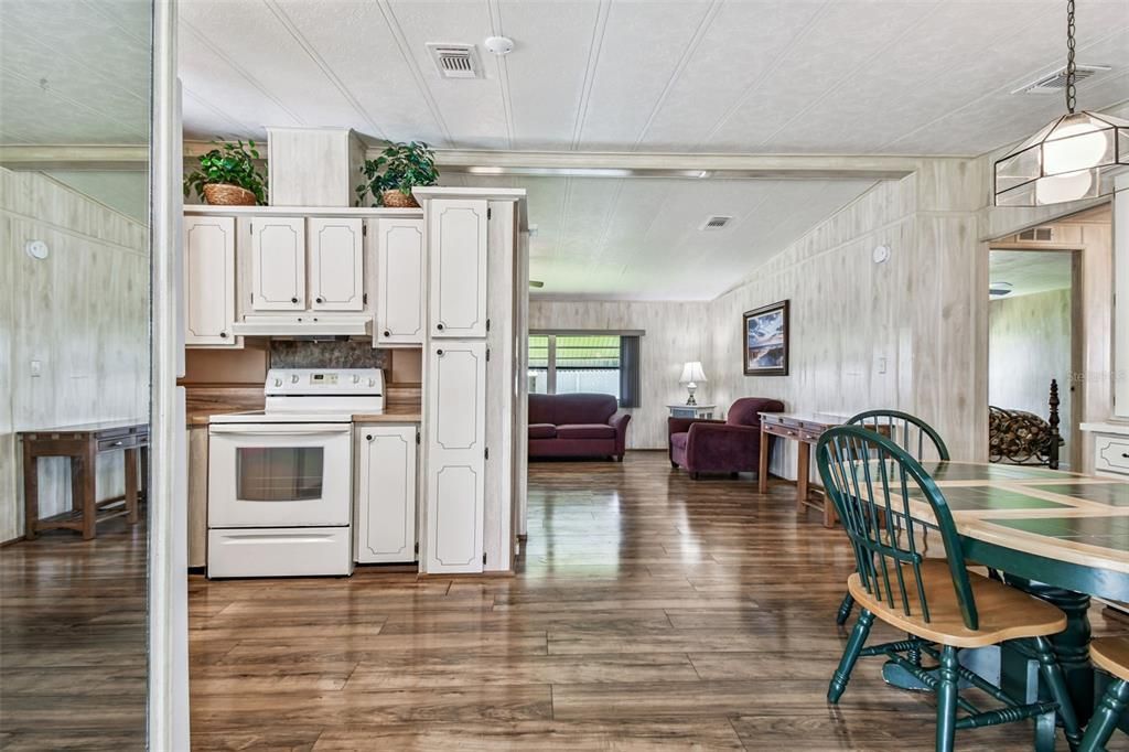 En Venta: $179,000 (2 camas, 2 baños, 864 Pies cuadrados)