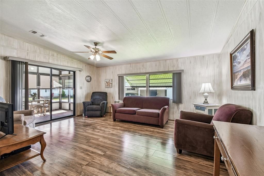 En Venta: $179,000 (2 camas, 2 baños, 864 Pies cuadrados)