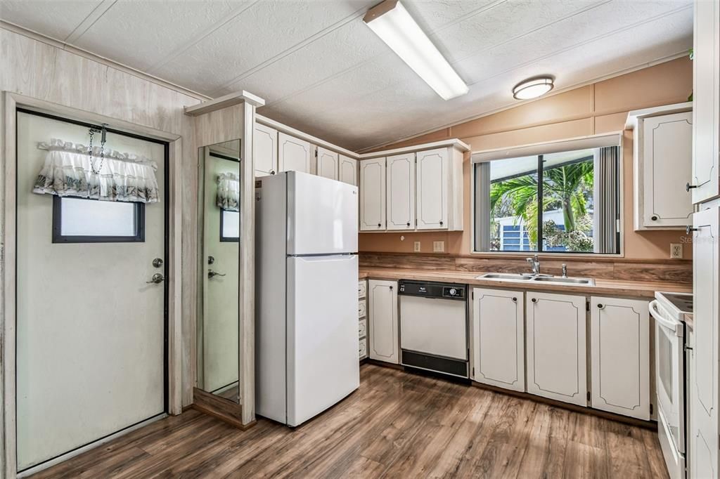 En Venta: $179,000 (2 camas, 2 baños, 864 Pies cuadrados)