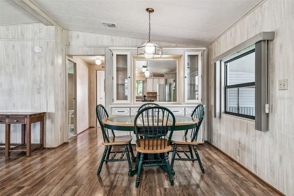 En Venta: $179,000 (2 camas, 2 baños, 864 Pies cuadrados)