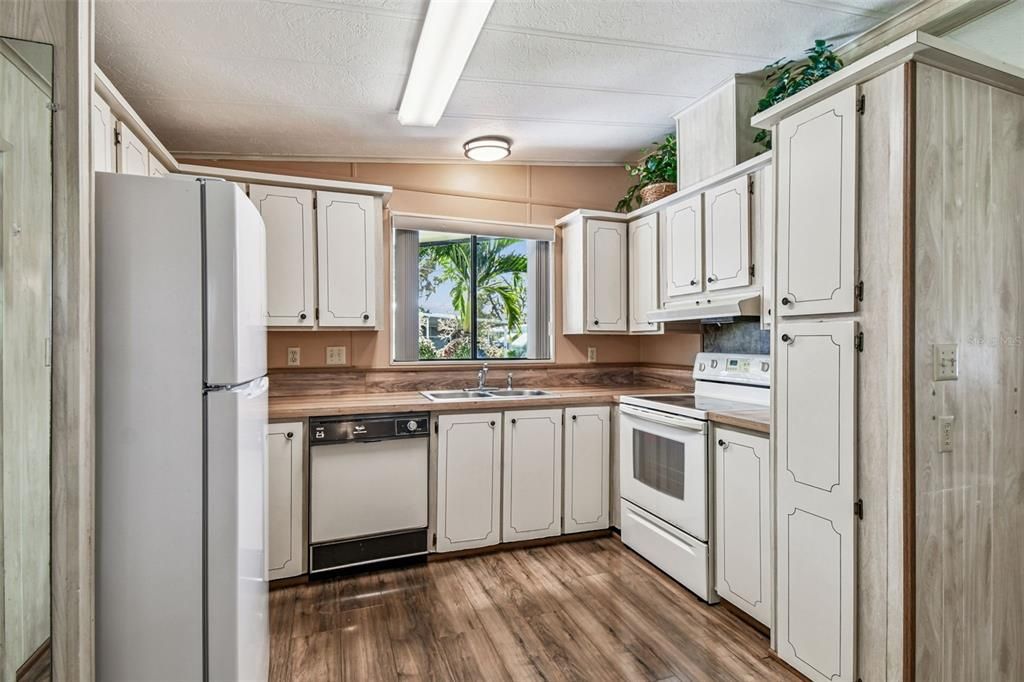 En Venta: $179,000 (2 camas, 2 baños, 864 Pies cuadrados)