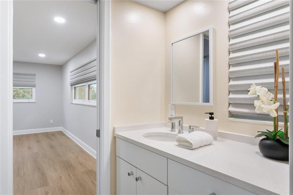 待售: $1,295,000 (4 贝兹, 3 浴室, 2326 平方英尺)