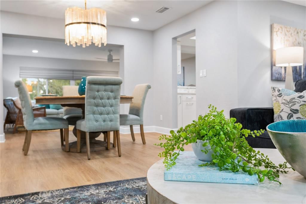 待售: $1,295,000 (4 贝兹, 3 浴室, 2326 平方英尺)