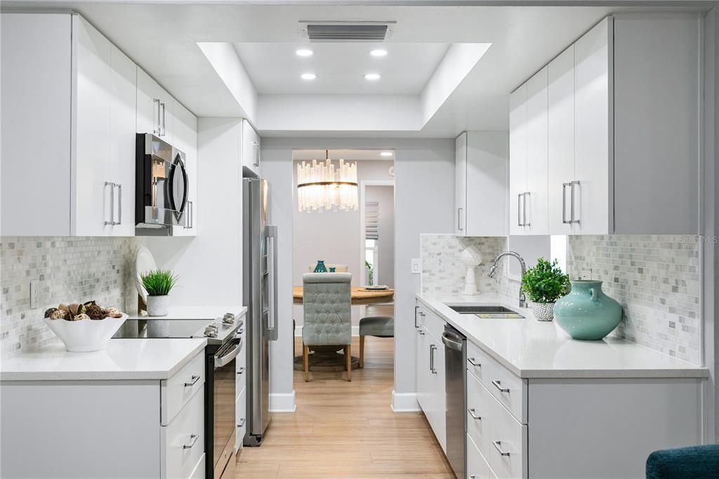 待售: $1,295,000 (4 贝兹, 3 浴室, 2326 平方英尺)