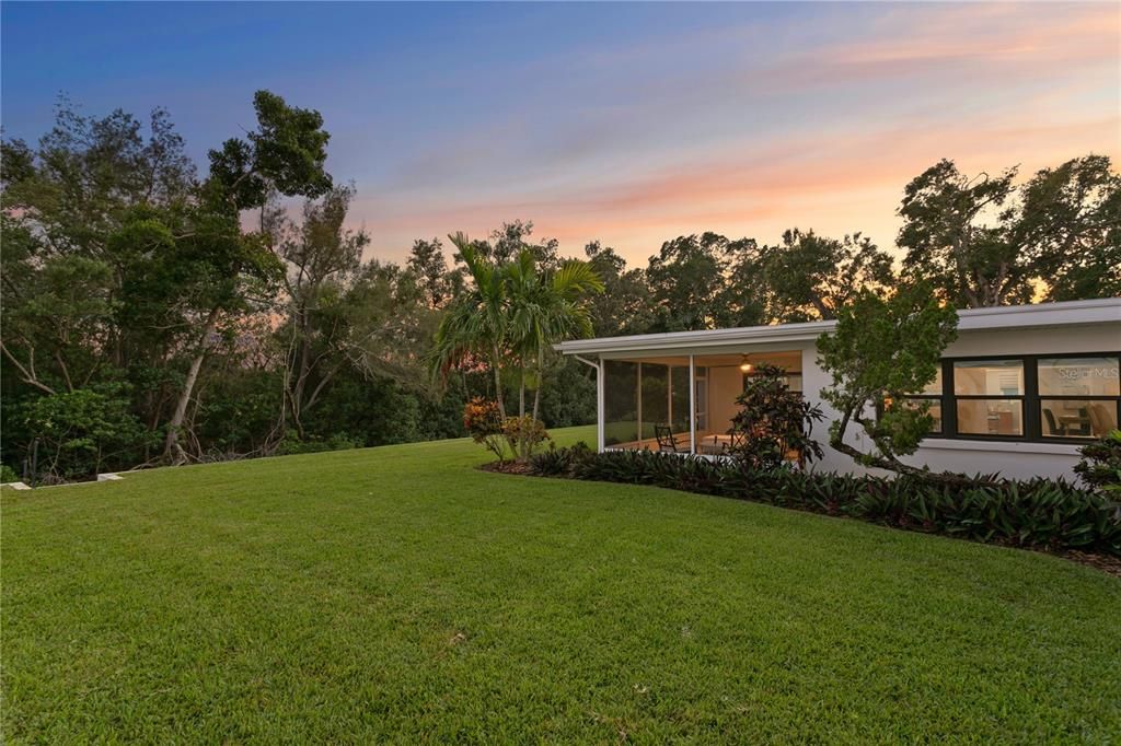 待售: $1,295,000 (4 贝兹, 3 浴室, 2326 平方英尺)