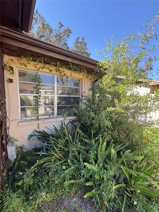 待售: $230,000 (2 贝兹, 2 浴室, 1050 平方英尺)