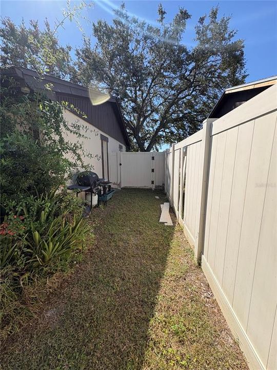 待售: $230,000 (2 贝兹, 2 浴室, 1050 平方英尺)