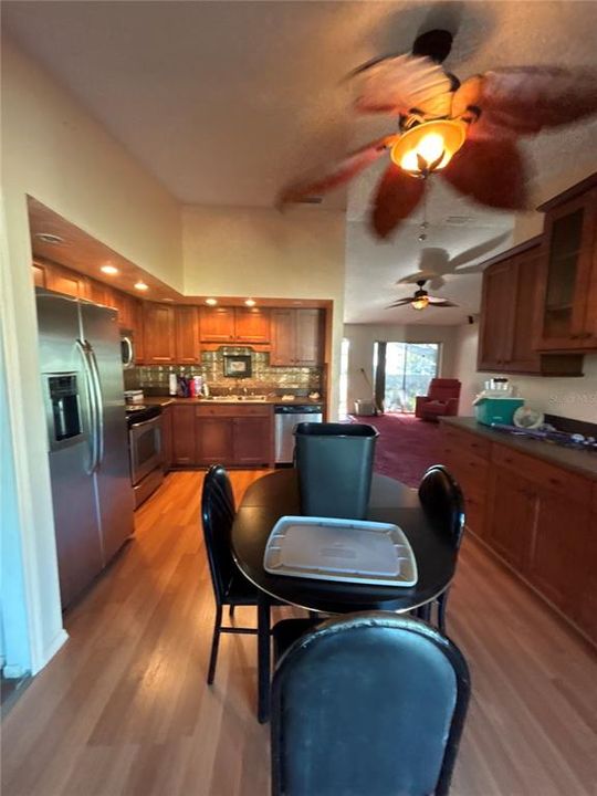 待售: $230,000 (2 贝兹, 2 浴室, 1050 平方英尺)