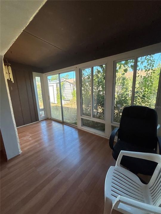 待售: $230,000 (2 贝兹, 2 浴室, 1050 平方英尺)