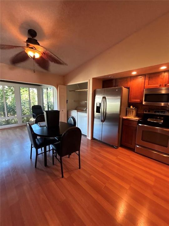 待售: $230,000 (2 贝兹, 2 浴室, 1050 平方英尺)