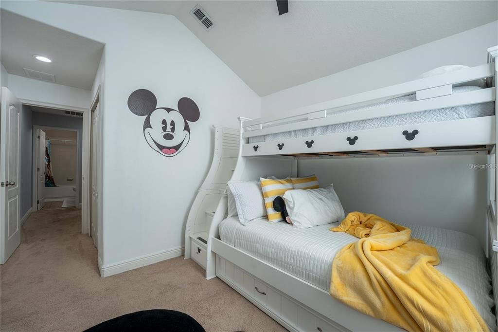 For Rent: $2,200 (3 beds, 2 baths, 1632 Square Feet)