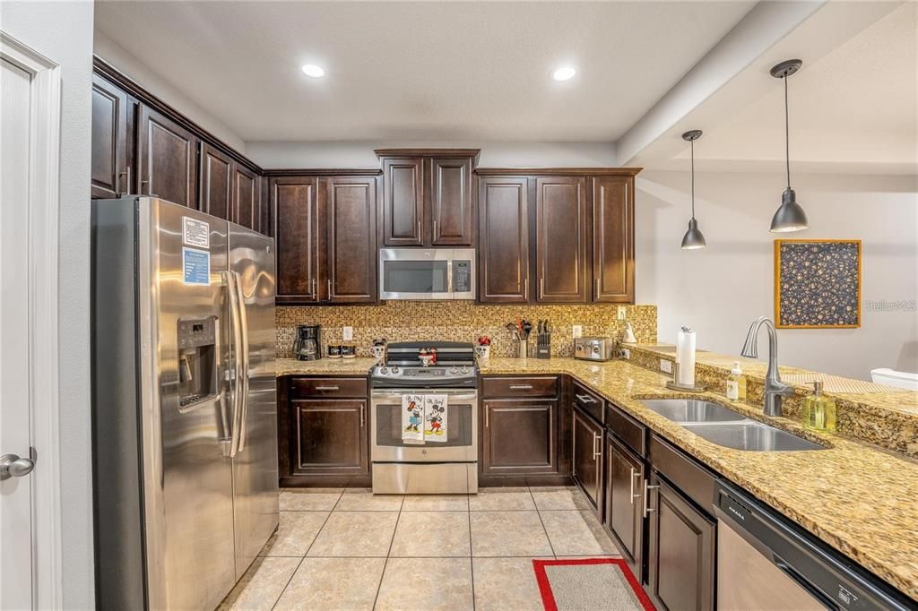 For Rent: $2,200 (3 beds, 2 baths, 1632 Square Feet)