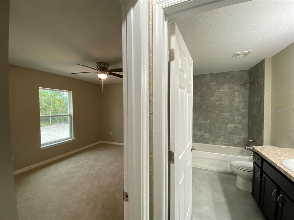 出租: $1,750 (3 贝兹, 2 浴室, 1555 平方英尺)