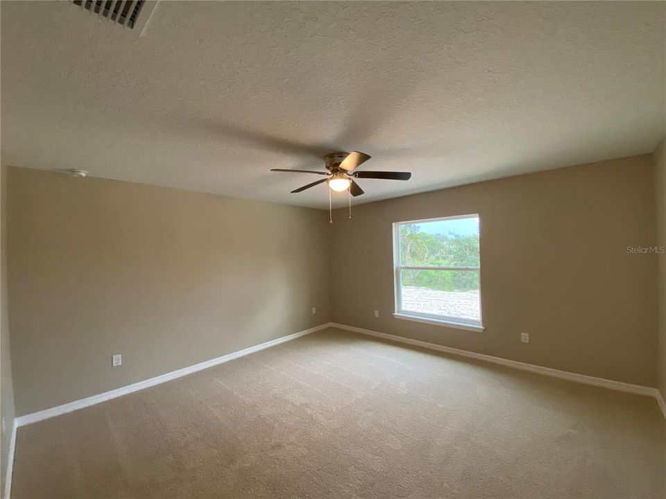 出租: $1,750 (3 贝兹, 2 浴室, 1555 平方英尺)