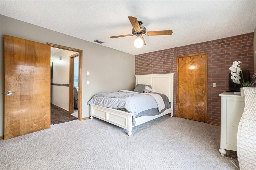 На продажу: $415,000 (3 спален, 2 ванн, 1933 Квадратных фут)