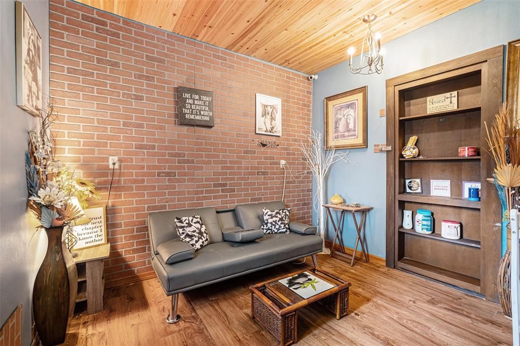 На продажу: $415,000 (3 спален, 2 ванн, 1933 Квадратных фут)