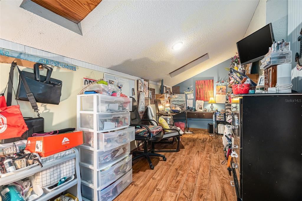 На продажу: $415,000 (3 спален, 2 ванн, 1933 Квадратных фут)