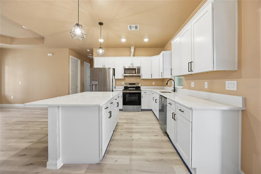 For Sale: $375,000 (3 beds, 2 baths, 1820 Square Feet)