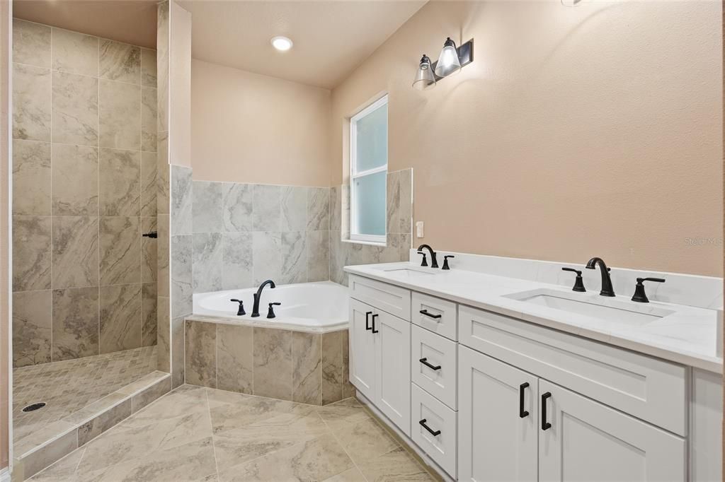 For Sale: $375,000 (3 beds, 2 baths, 1820 Square Feet)