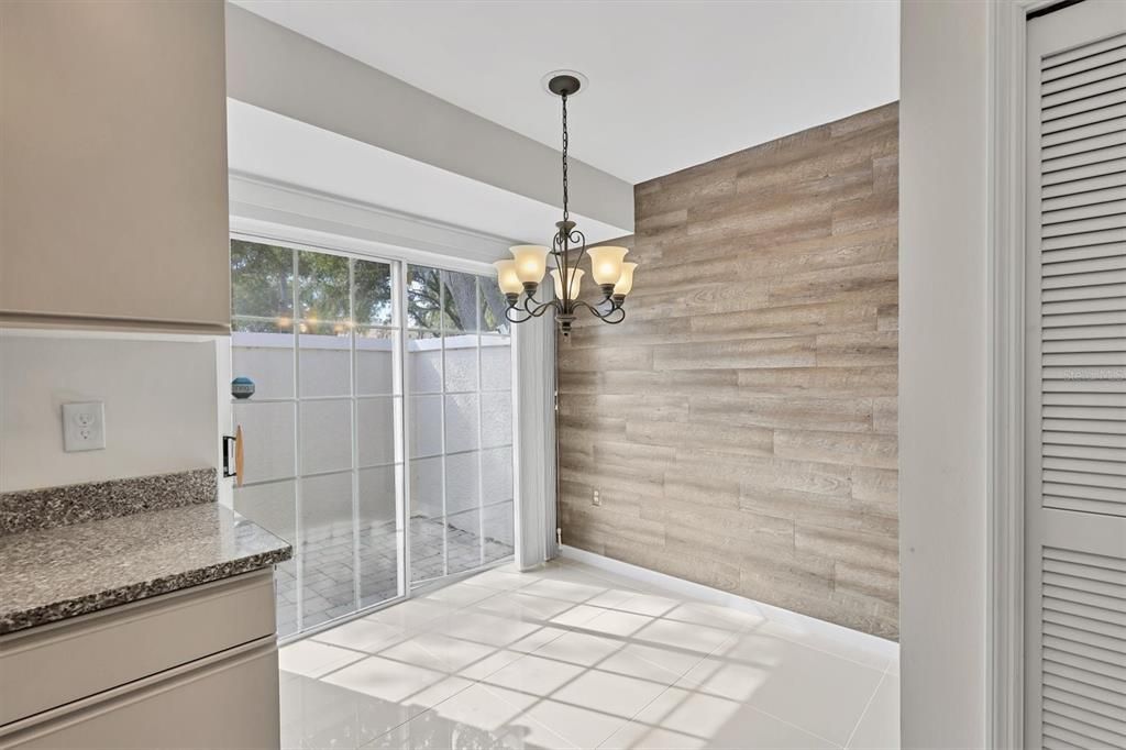 Active With Contract: $400,000 (3 beds, 2 baths, 1951 Square Feet)