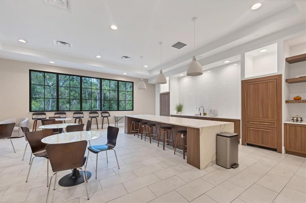 Active With Contract: $400,000 (3 beds, 2 baths, 1951 Square Feet)