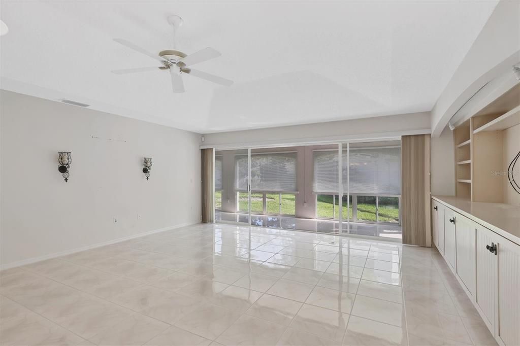 Active With Contract: $400,000 (3 beds, 2 baths, 1951 Square Feet)