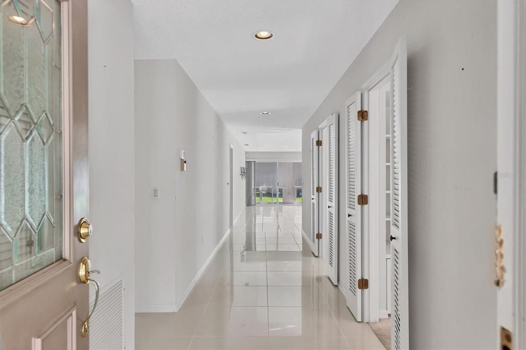 Active With Contract: $400,000 (3 beds, 2 baths, 1951 Square Feet)