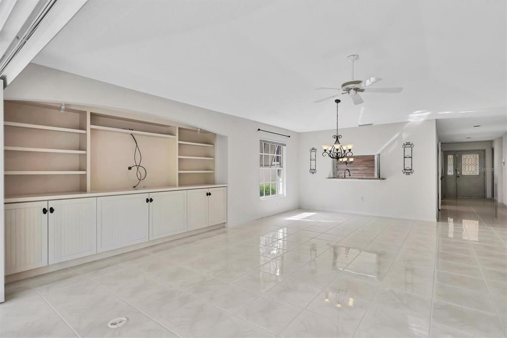 Active With Contract: $400,000 (3 beds, 2 baths, 1951 Square Feet)