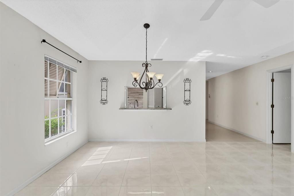 Active With Contract: $400,000 (3 beds, 2 baths, 1951 Square Feet)