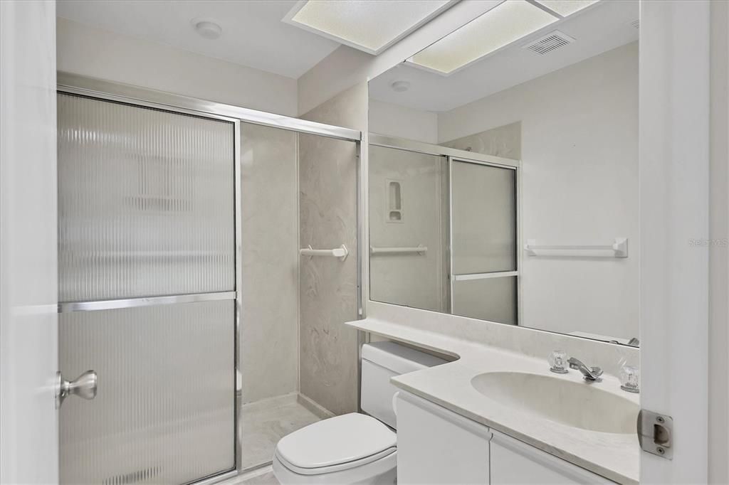 Active With Contract: $400,000 (3 beds, 2 baths, 1951 Square Feet)