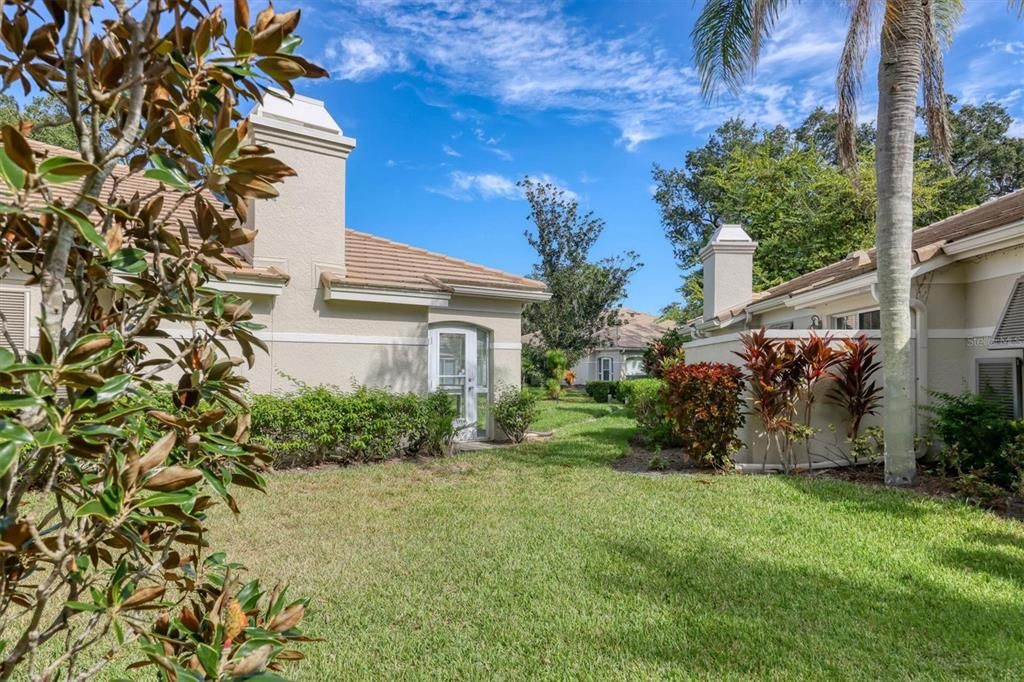 Active With Contract: $400,000 (3 beds, 2 baths, 1951 Square Feet)