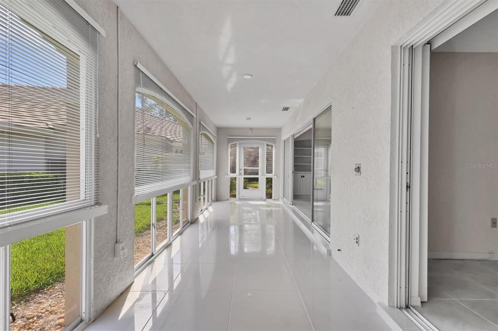 Active With Contract: $400,000 (3 beds, 2 baths, 1951 Square Feet)