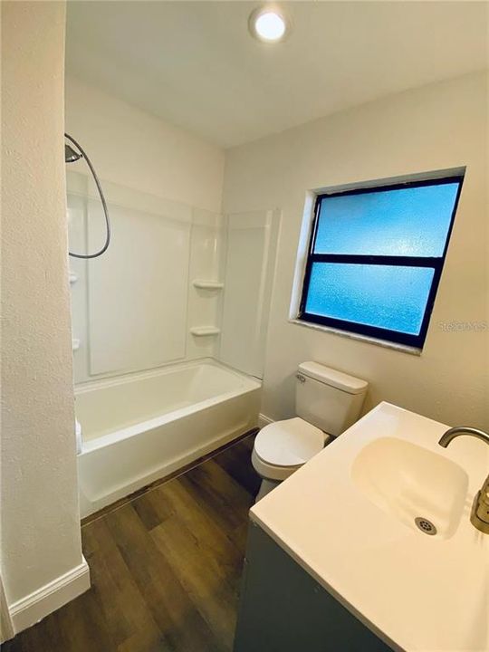 En Venta: $350,000 (3 camas, 2 baños, 2153 Pies cuadrados)