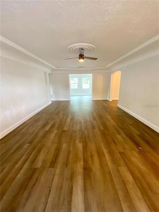 En Venta: $350,000 (3 camas, 2 baños, 2153 Pies cuadrados)