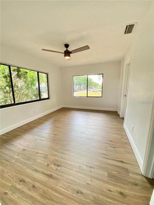 En Venta: $350,000 (3 camas, 2 baños, 2153 Pies cuadrados)