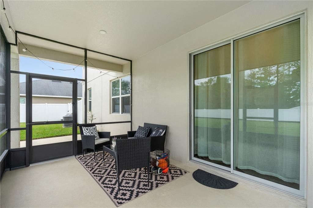 En Venta: $435,000 (4 camas, 2 baños, 2363 Pies cuadrados)