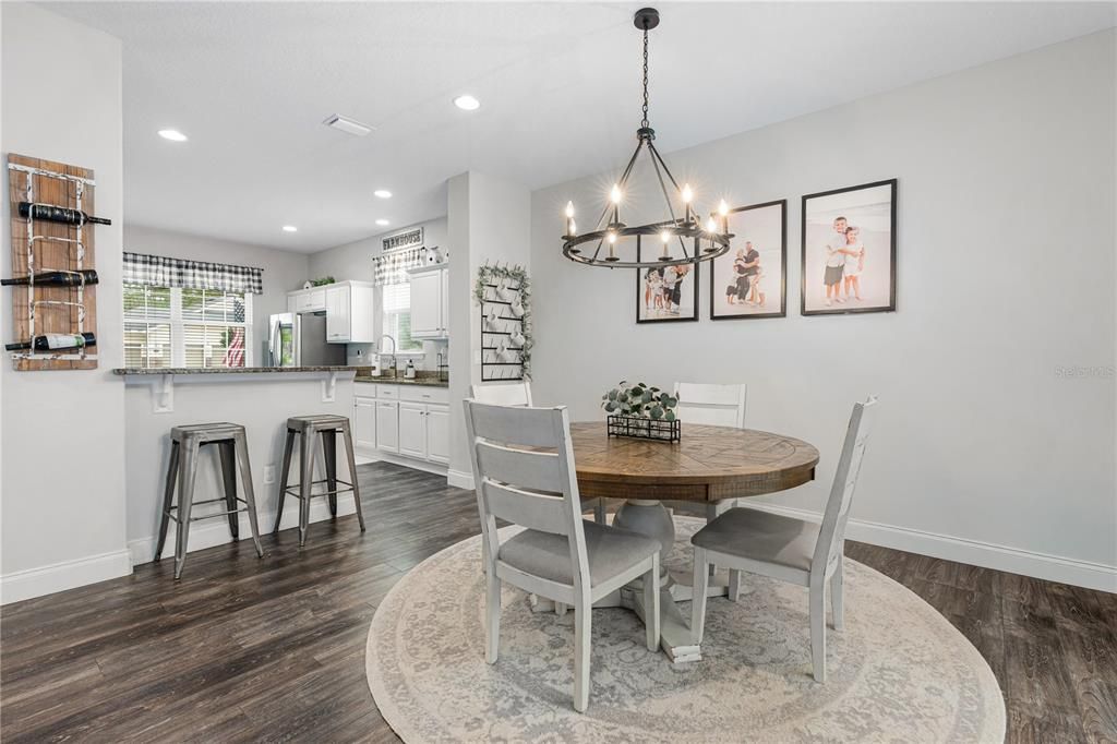 En Venta: $435,000 (4 camas, 2 baños, 2363 Pies cuadrados)