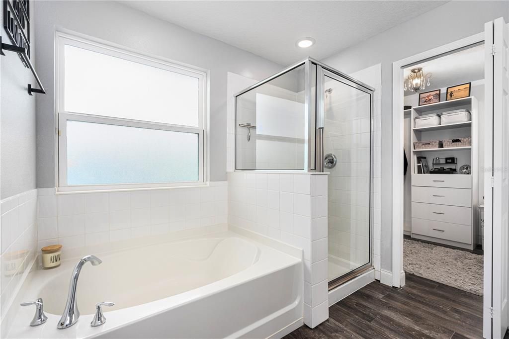 En Venta: $435,000 (4 camas, 2 baños, 2363 Pies cuadrados)