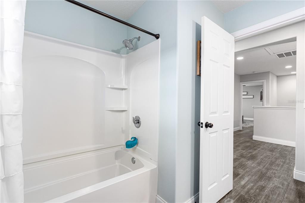 En Venta: $435,000 (4 camas, 2 baños, 2363 Pies cuadrados)