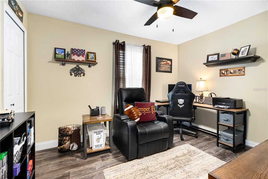 En Venta: $435,000 (4 camas, 2 baños, 2363 Pies cuadrados)