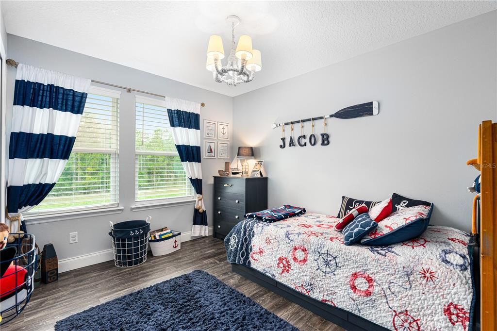 En Venta: $435,000 (4 camas, 2 baños, 2363 Pies cuadrados)