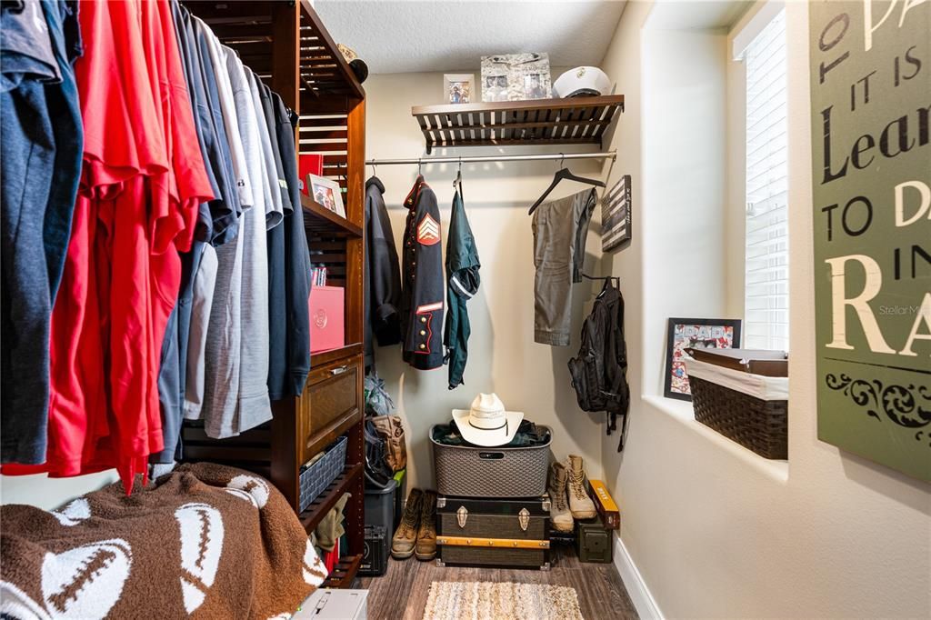 En Venta: $435,000 (4 camas, 2 baños, 2363 Pies cuadrados)