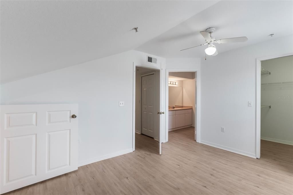 For Sale: $134,495 (1 beds, 1 baths, 650 Square Feet)