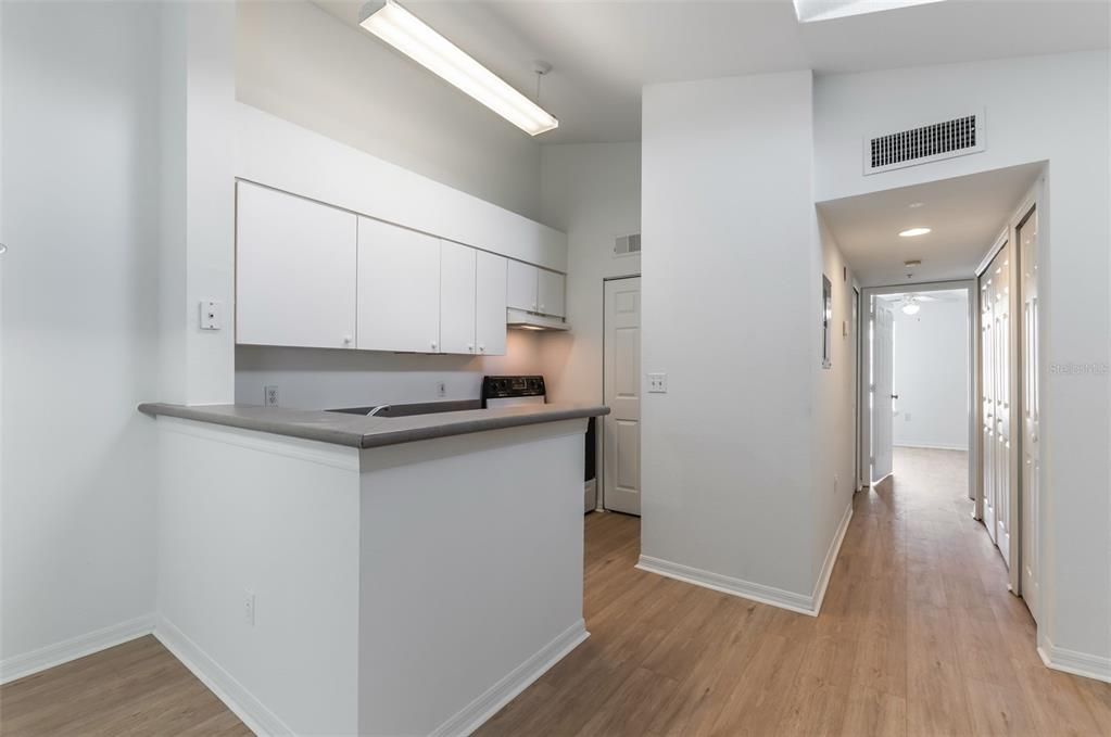For Sale: $134,495 (1 beds, 1 baths, 650 Square Feet)